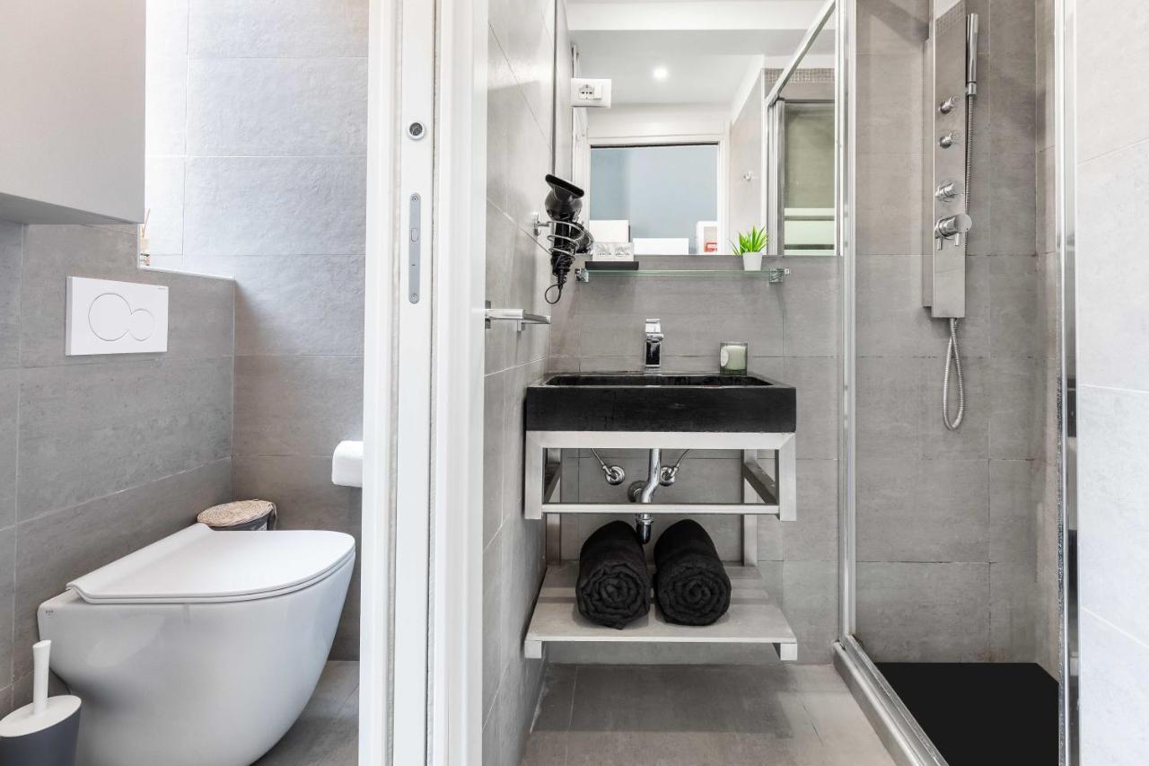 מילאנו Duomo In 8 Stops Suite Deluxe Loft מראה חיצוני תמונה