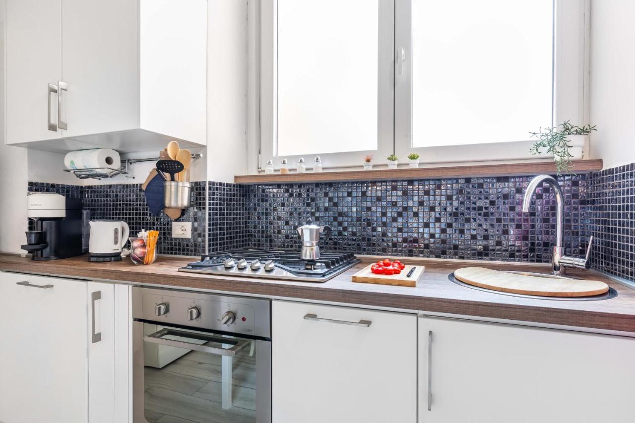 מילאנו Duomo In 8 Stops Suite Deluxe Loft מראה חיצוני תמונה